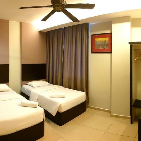 Golden Court Hotel - Tun Abdul Razak Johor Bahru Exterior foto