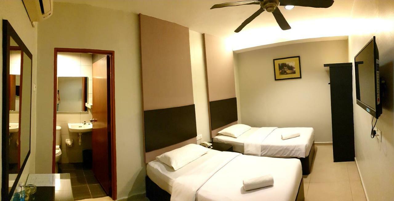 Golden Court Hotel - Tun Abdul Razak Johor Bahru Exterior foto
