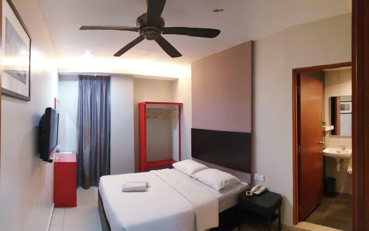 Golden Court Hotel - Tun Abdul Razak Johor Bahru Exterior foto