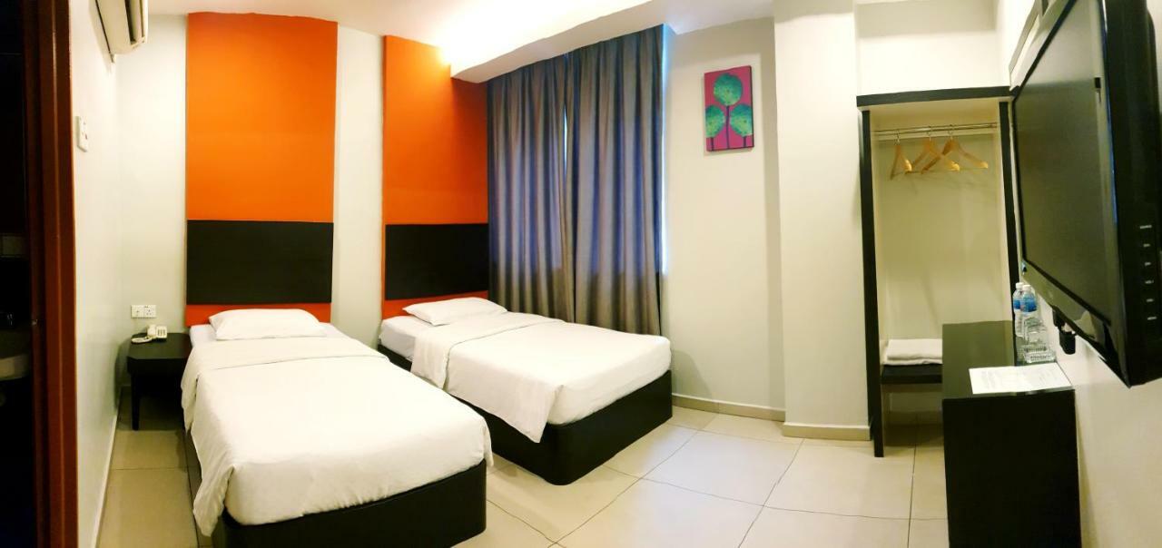 Golden Court Hotel - Tun Abdul Razak Johor Bahru Exterior foto