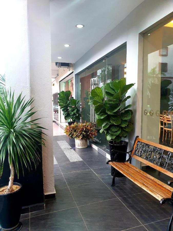 Golden Court Hotel - Tun Abdul Razak Johor Bahru Exterior foto